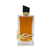 Produktbeschreibung
Das Yves Saint Laurent Libre Eau de Parfum Intense 90 ml ist ein intensiver, sinnlicher Damenduft, der Selbstbewusstsein, Eleganz und verführerische Stärke perfekt vereint. Die Komposition eröffnet mit kräftigem Lavendel, Orangenblüte und fruchtigen Akkorden, entfaltet ein blumiges Herz aus Jasmin-Sambac und marokkanischer Orangenblüte und wird in der Basis durch warme Vanille-, Tonkabohnen- und Ambernoten abgerundet – für einen langanhaltenden, kraftvollen Duft.
Libre Intense ist idea