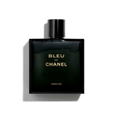Ein hochwertiges Herrenparfum Bleu de Chanel Parfum 100 ml. Ein eleganter, zeitloser Duft von Chanel, der für Selbstbewusstsein, Stil und Freiheit steht. Perfekt für Alltag, Büro oder besondere Anlässe.

Der Duft gehört zur aromatisch-holzigen Duftfamilie und verbindet frische Zitrusnoten mit warmen, holzigen Akkorden. Dadurch entsteht eine maskuline und gleichzeitig elegante Duftsignatur.



Duftnoten:

Kopfnote: Zitronenschale, Bergamotte, Minze, Beifuß

Herznote: Lavendel, Geranie, Ananas, grüne Noten

B